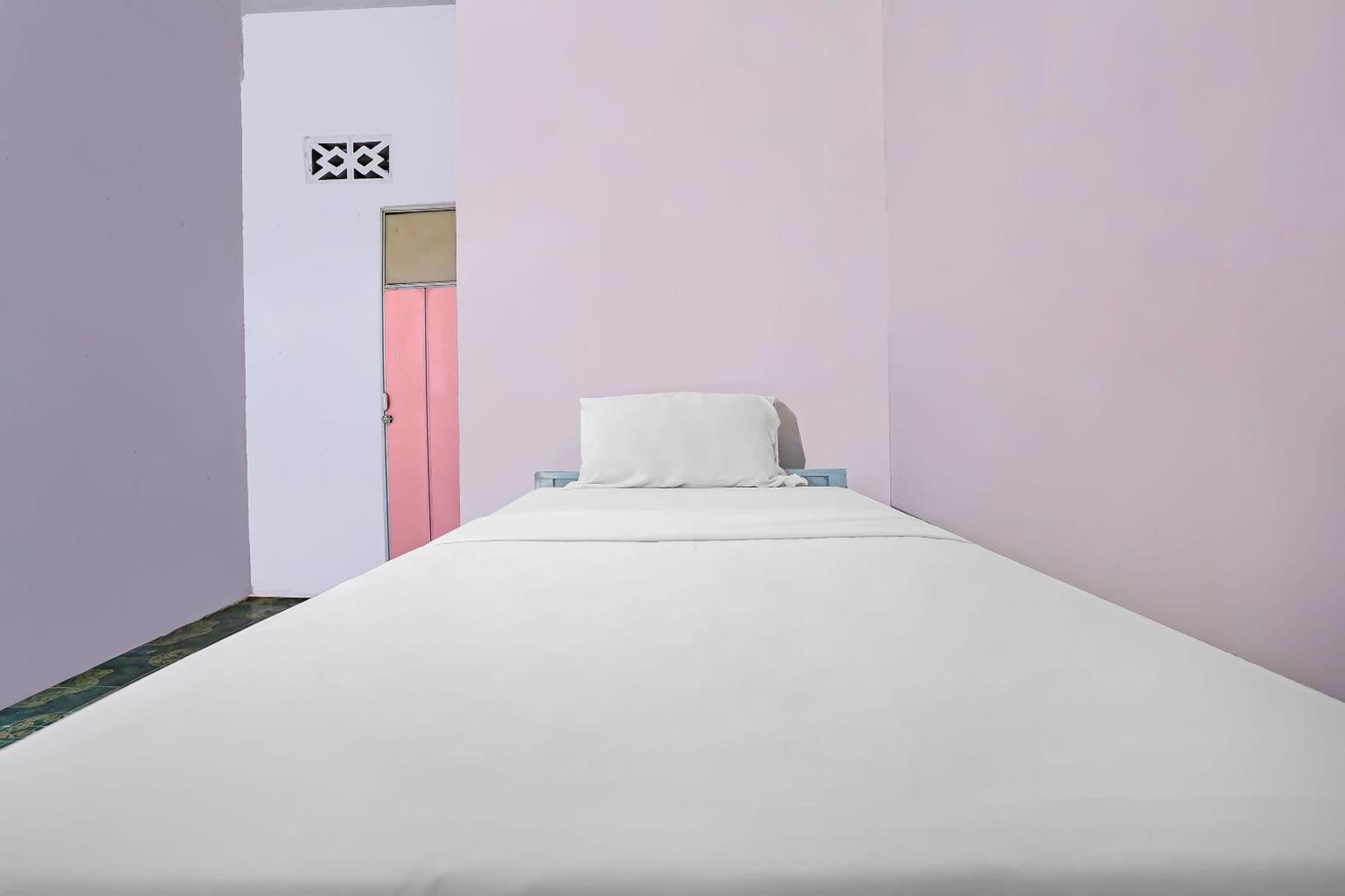 Spot On 92421 City Kost Syariah Pangkal Pinang Esterno foto
